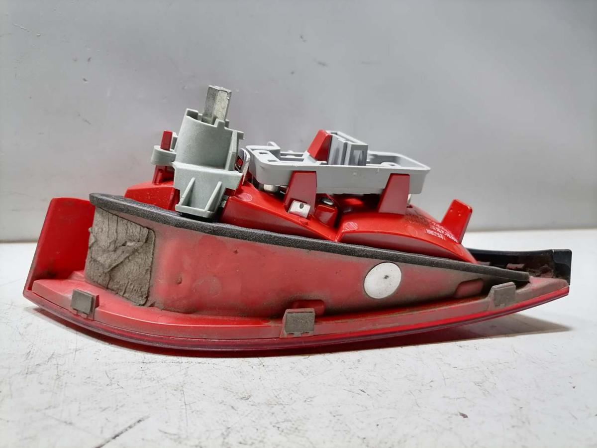 Audi A4 8K B8 original R&uuml;cklicht R&uuml;ckleuchte Schlussleuchte innen rechts Kombi Bj.2009